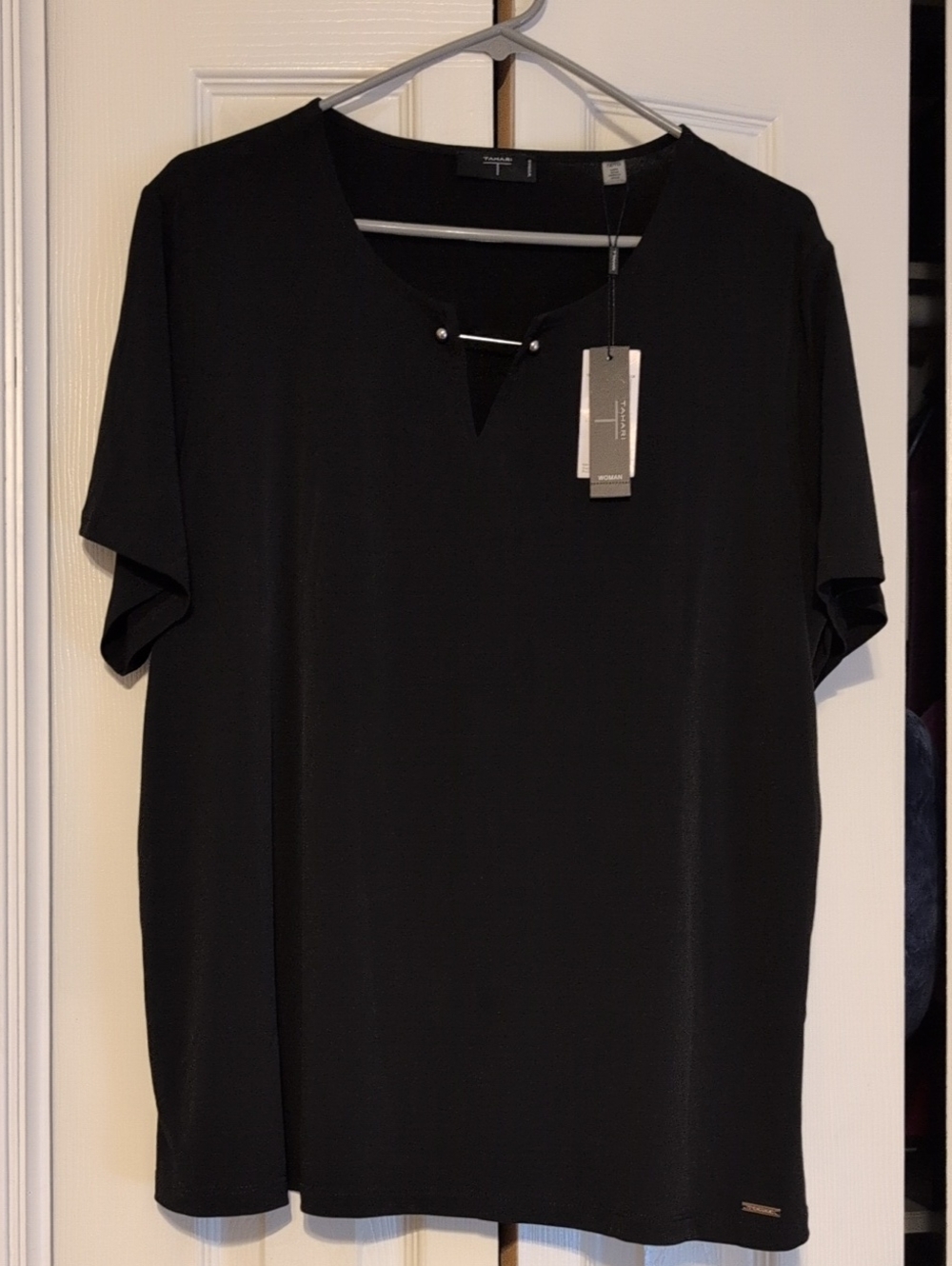 Tahari Black Short Sleeve V-Notch Blouse